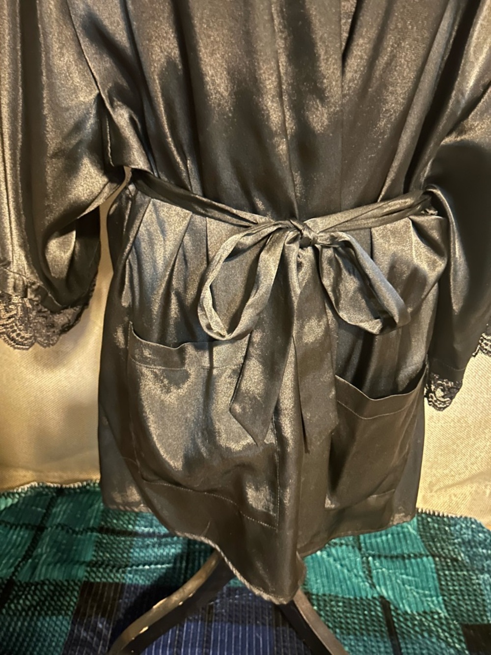 Satin Lace-Trim Robe - Black - Picture 4 of 6